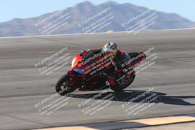 media/Oct-13-2025-Moto Forza (Mon) [[a66d839500]]/3-B Group/Session 2 (Bowl)/